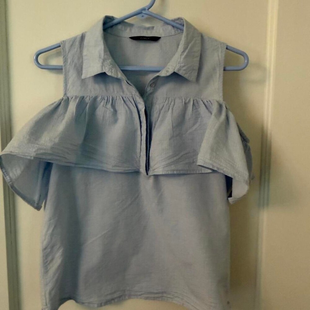 ONLY light blue blouse with ruffled sleeves, size 38 #ruffles #workwear